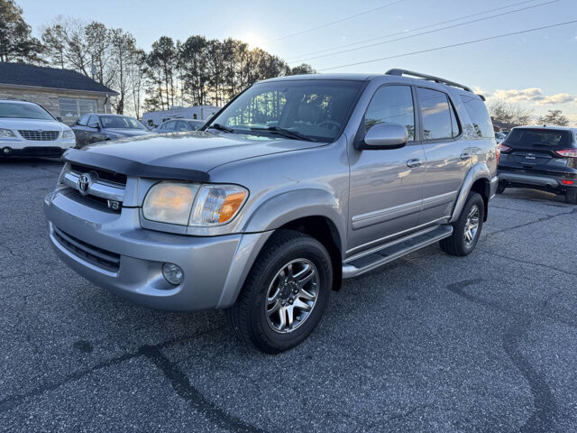 2006 Toyota Sequoia in Hickory, NC 28602-5144 - 18093013 10