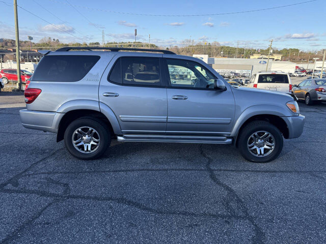 2006 Toyota Sequoia in Hickory, NC 28602-5144 - 18093013 6