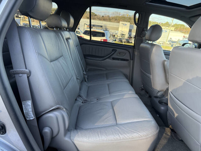 2006 Toyota Sequoia in Hickory, NC 28602-5144 - 18093013 4