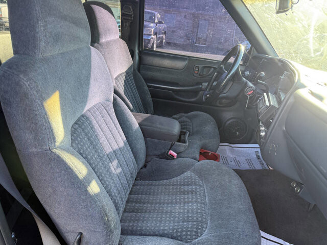 1999 Chevrolet S10 Pickup in Hickory, NC 28602-5144 - 18093014 7