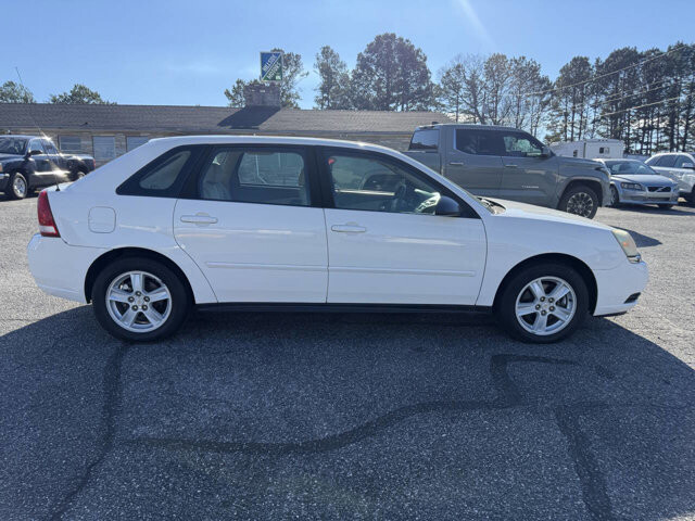 2004 Chevrolet Malibu in Hickory, NC 28602-5144 - 18093017 7