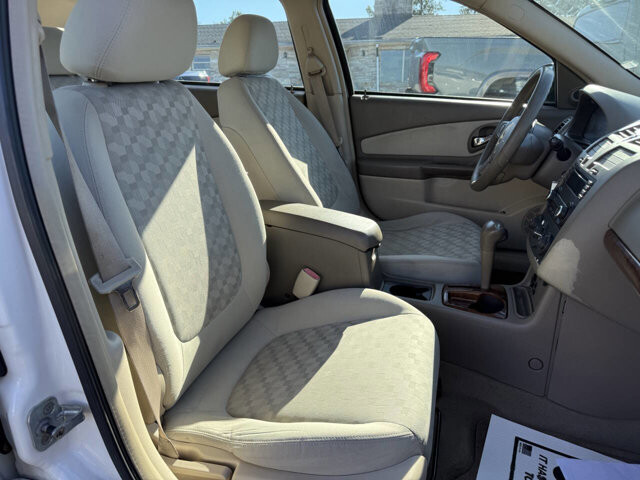 2004 Chevrolet Malibu in Hickory, NC 28602-5144 - 18093017 8