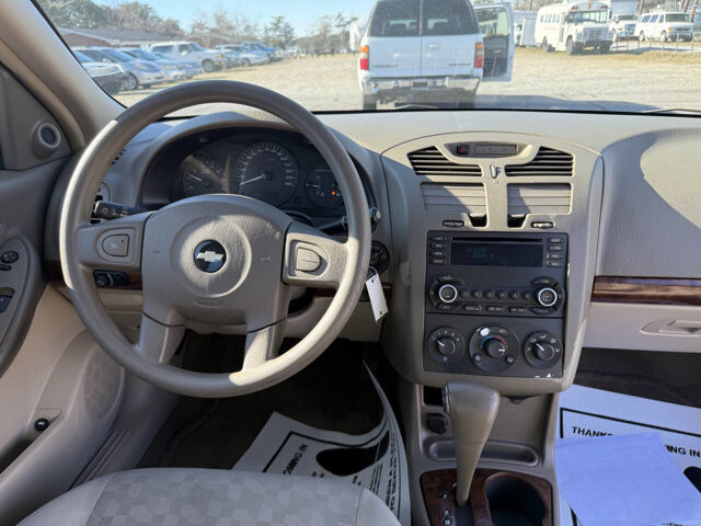 2004 Chevrolet Malibu in Hickory, NC 28602-5144 - 18093017 10