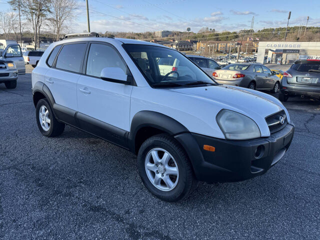 2005 Hyundai Tucson in Hickory, NC 28602-5144 - 18093020