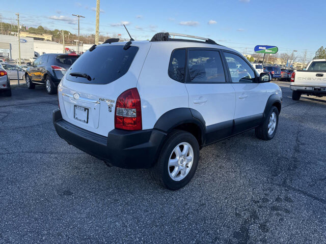 2005 Hyundai Tucson in Hickory, NC 28602-5144 - 18093020 5