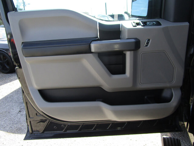 2017 Ford F150 in Tampa, FL 33604-6914 - 18093028 17