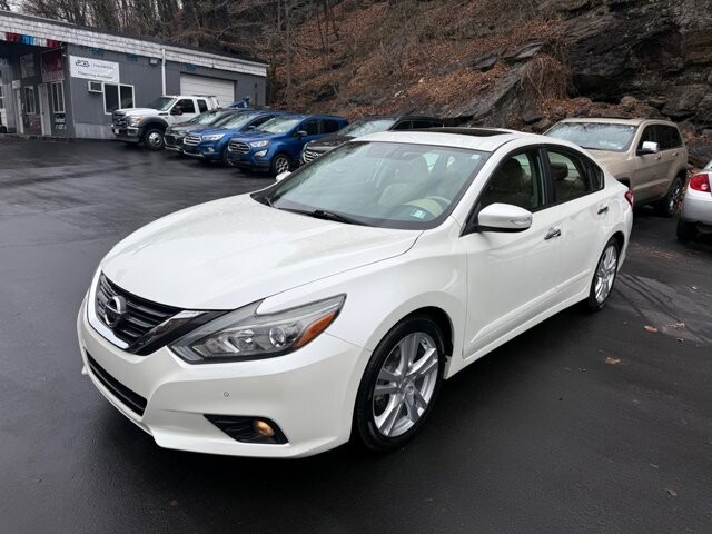 2016 Nissan Altima in Pottsville, PA 17901 - 18093033