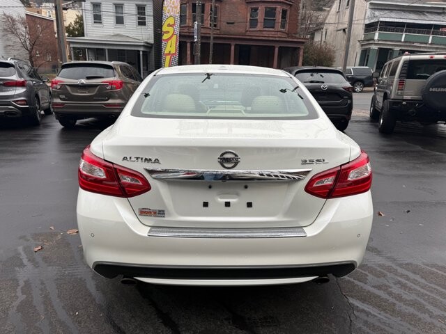 2016 Nissan Altima in Pottsville, PA 17901 - 18093033 4