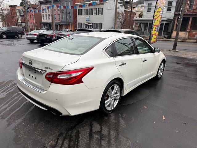 2016 Nissan Altima in Pottsville, PA 17901 - 18093033 5