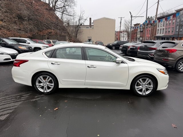 2016 Nissan Altima in Pottsville, PA 17901 - 18093033 6