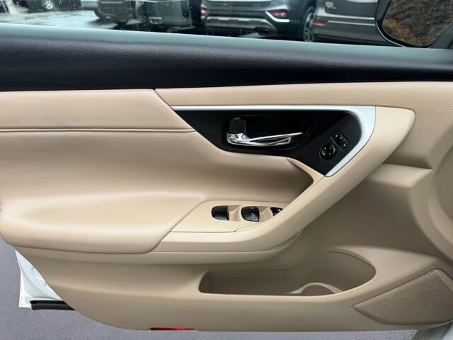 2016 Nissan Altima in Pottsville, PA 17901 - 18093033 22