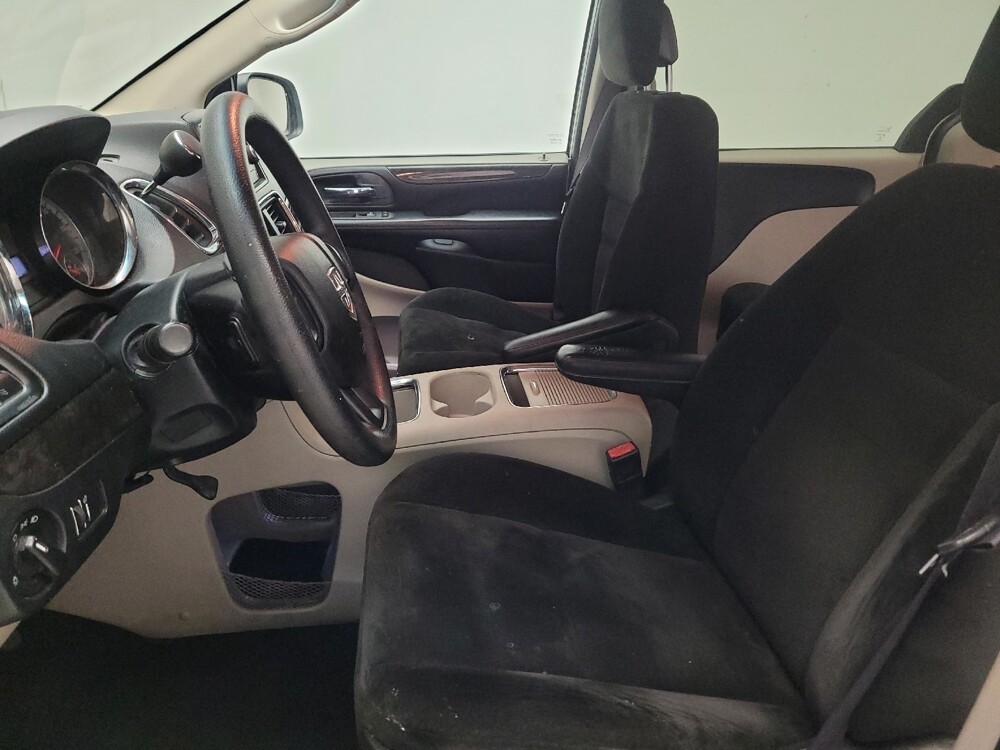 2016 Dodge Grand Caravan in Bakersfield, CA 93309 - 18093044 17