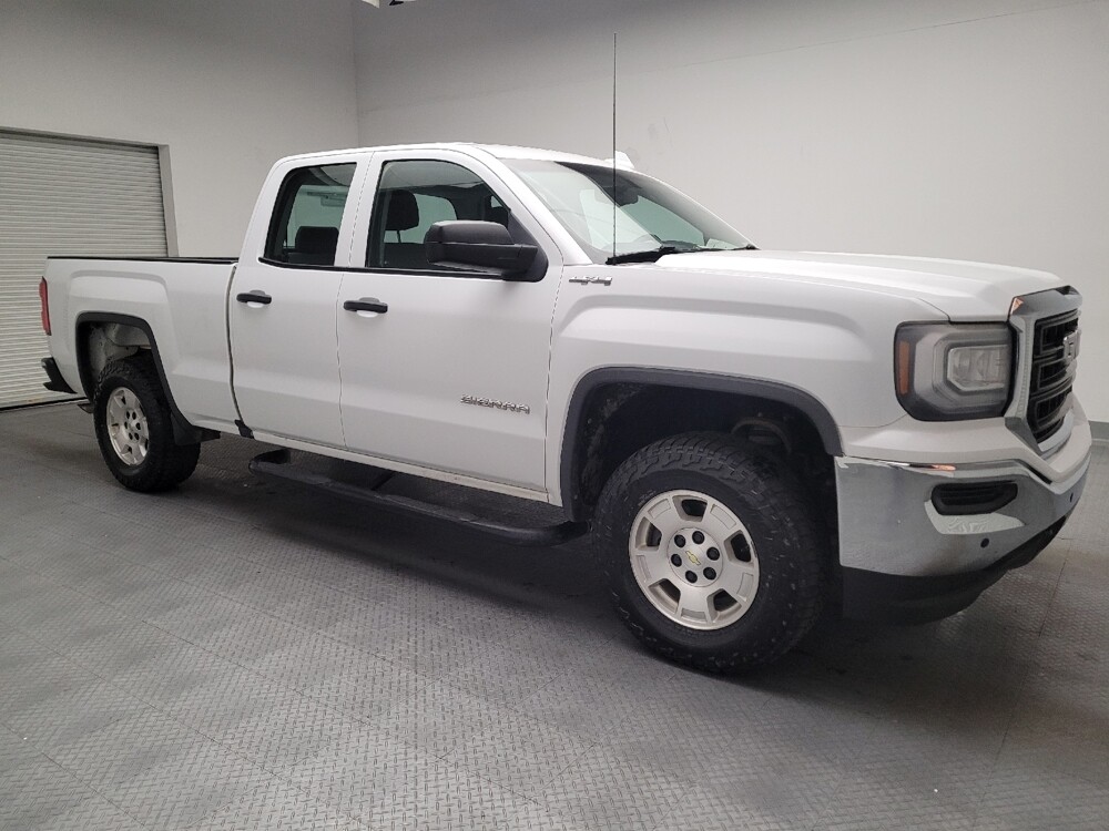 2017 GMC Sierra 1500 in Bakersfield, CA 93309 - 18093046 11