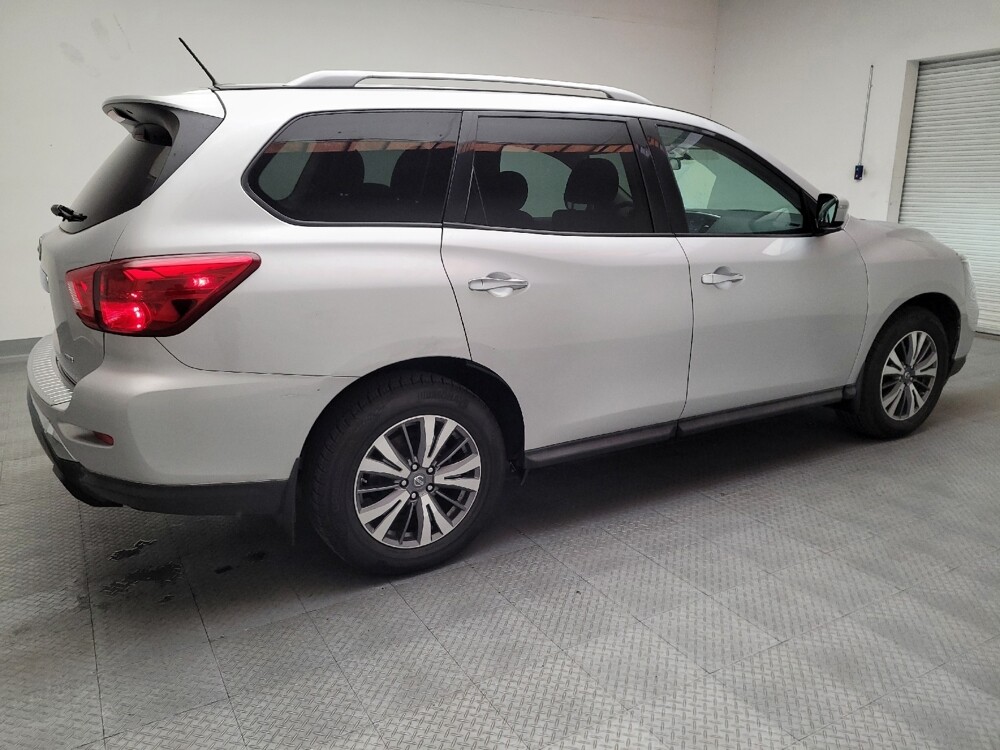 2017 Nissan Pathfinder in Torrance, CA 90504 - 18093047 10