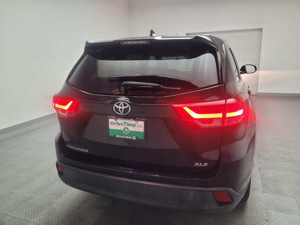 2018 Toyota Highlander in Sacramento, CA 95821 - 18093054 7