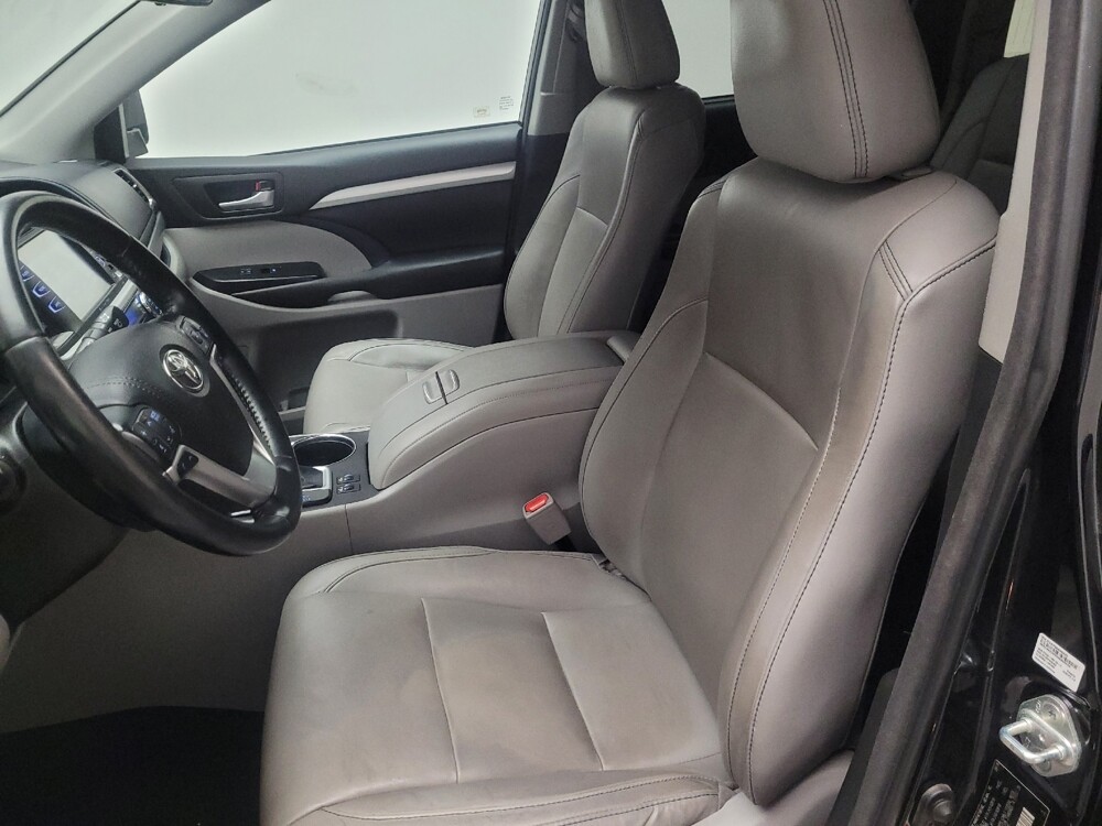 2018 Toyota Highlander in Sacramento, CA 95821 - 18093054 17
