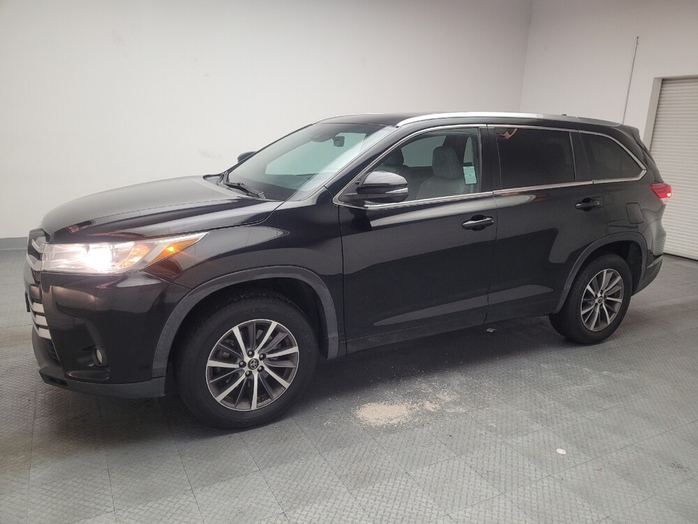 2018 Toyota Highlander in Sacramento, CA 95821 - 18093054 2