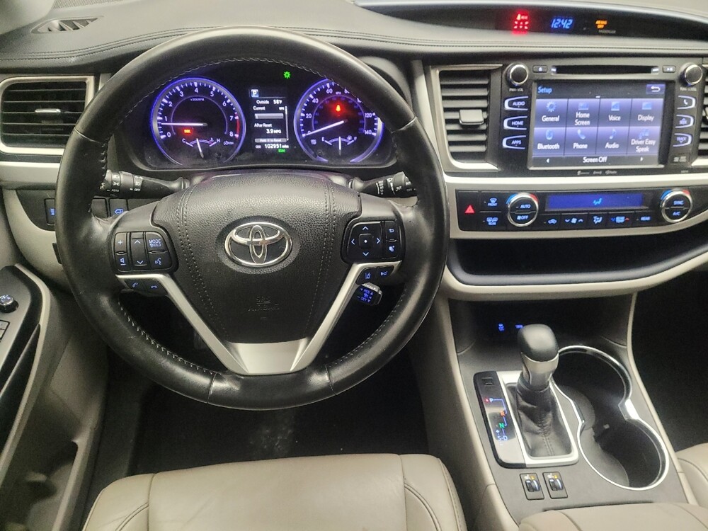 2018 Toyota Highlander in Sacramento, CA 95821 - 18093054 22