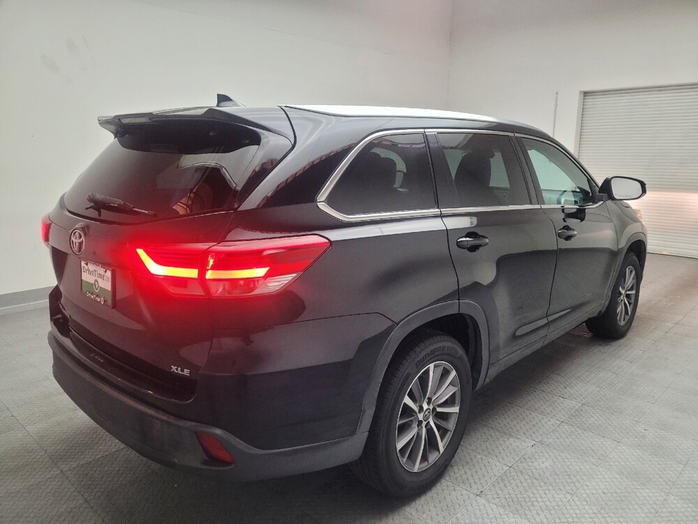 2018 Toyota Highlander in Sacramento, CA 95821 - 18093054 9