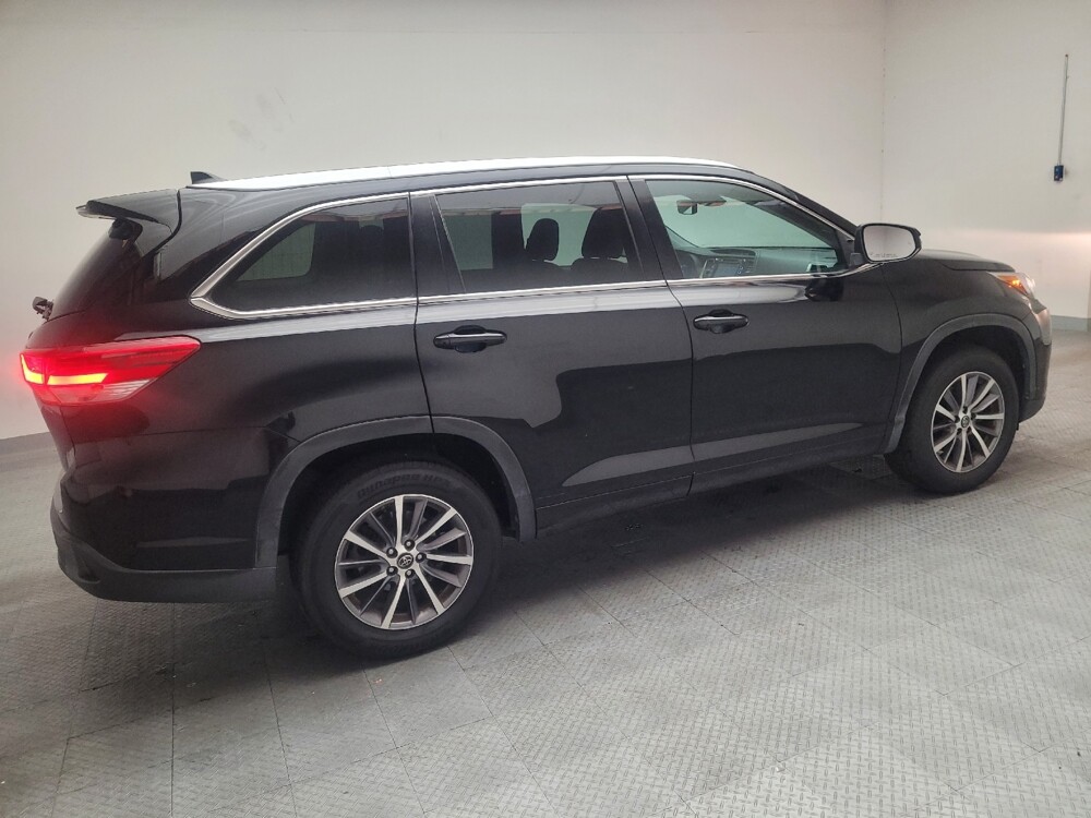 2018 Toyota Highlander in Sacramento, CA 95821 - 18093054 10