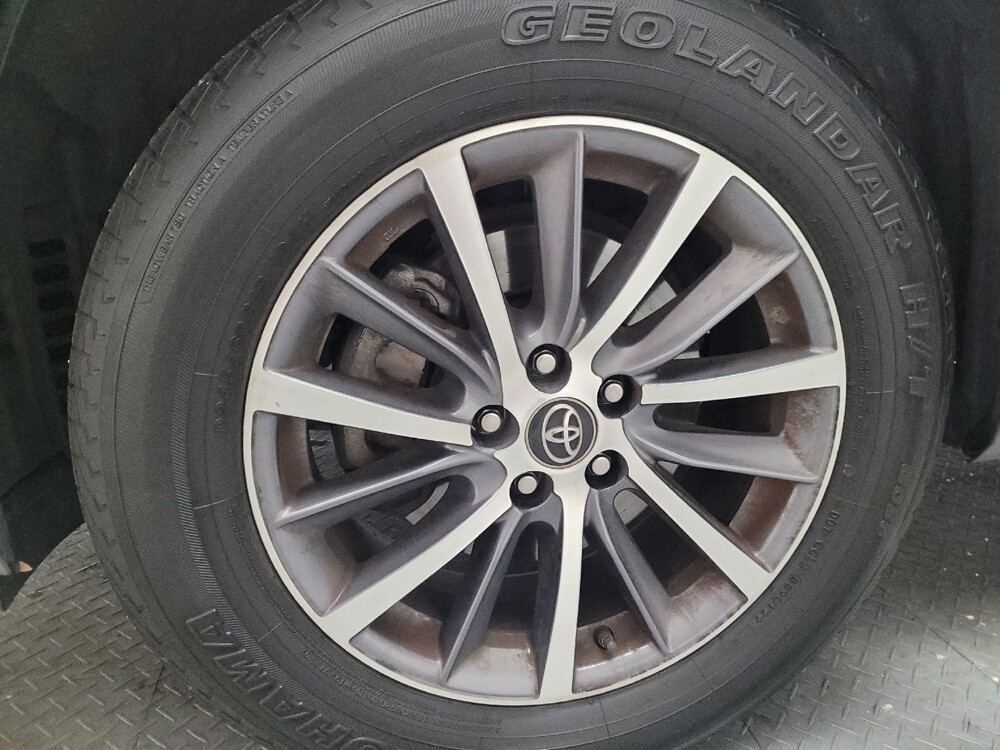 2018 Toyota Highlander in Sacramento, CA 95821 - 18093054 31