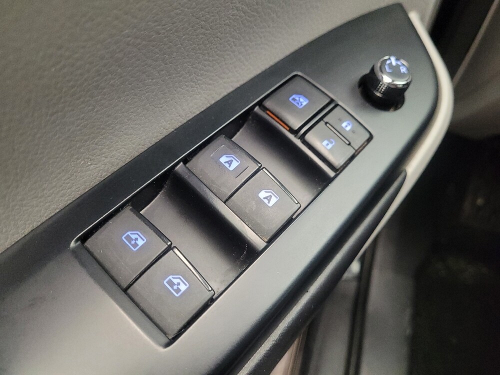 2018 Toyota Highlander in Sacramento, CA 95821 - 18093054 27