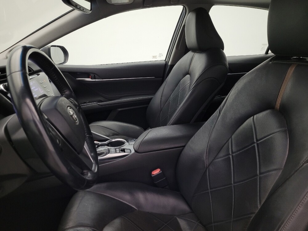 2018 Toyota Camry in Glendale, AZ 85301 - 18093095 17