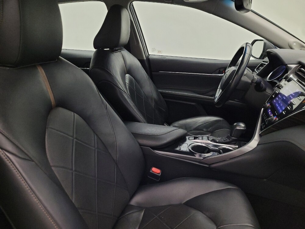 2018 Toyota Camry in Glendale, AZ 85301 - 18093095 19