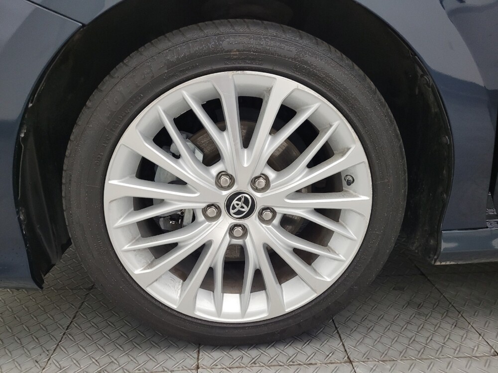 2018 Toyota Camry in Glendale, AZ 85301 - 18093095 31