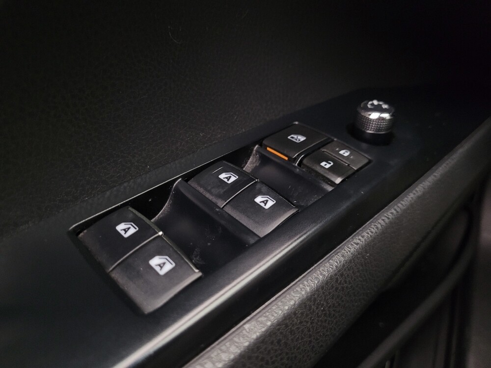 2018 Toyota Camry in Glendale, AZ 85301 - 18093095 27