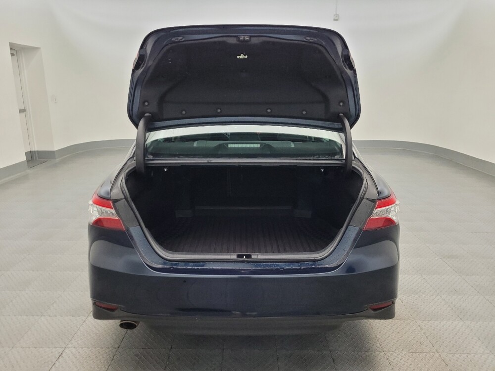 2018 Toyota Camry in Glendale, AZ 85301 - 18093095 29