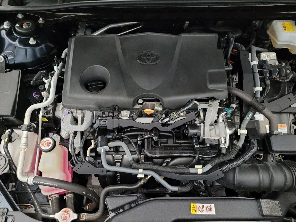 2018 Toyota Camry in Glendale, AZ 85301 - 18093095 30