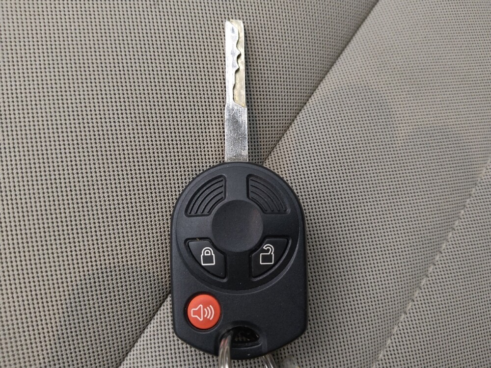 2015 Ford Escape in Tallahassee, FL 32304 - 18093101 32