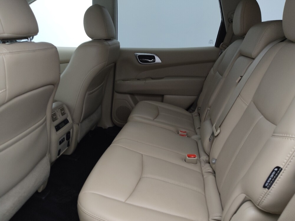 2019 Nissan Pathfinder in Tampa, FL 33619 - 18093102 18