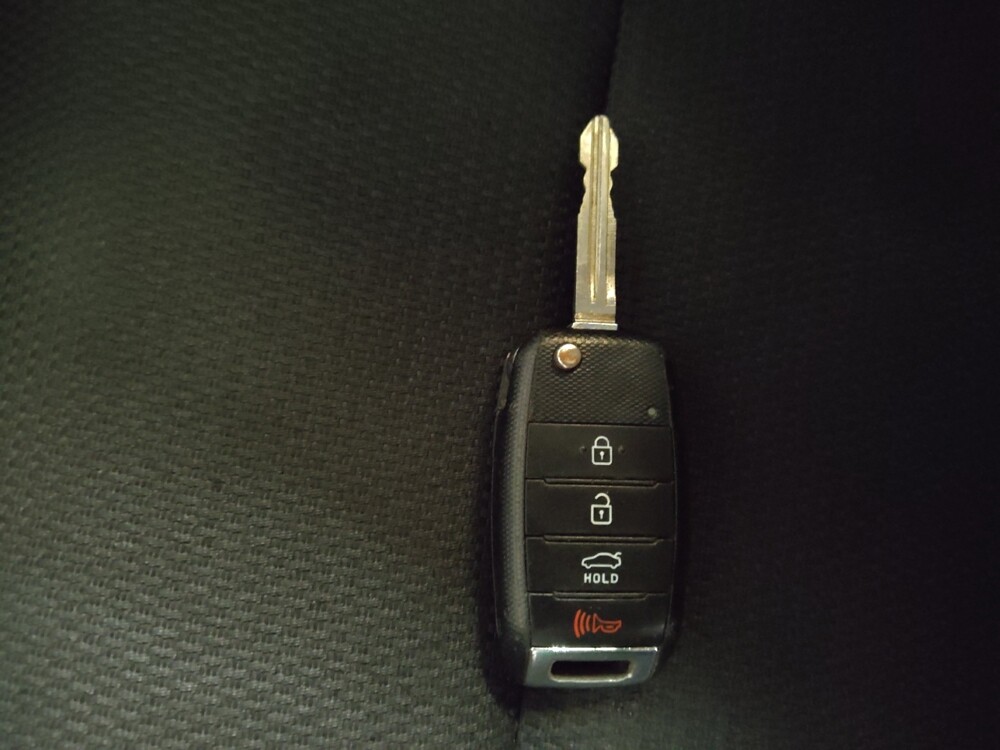 2018 Kia Forte in Jacksonville, FL 32210 - 18093113 32