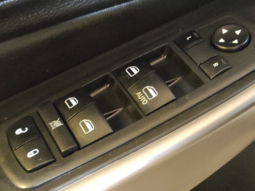 2019 Jeep Cherokee in Columbia, SC 29210 - 18093139 27