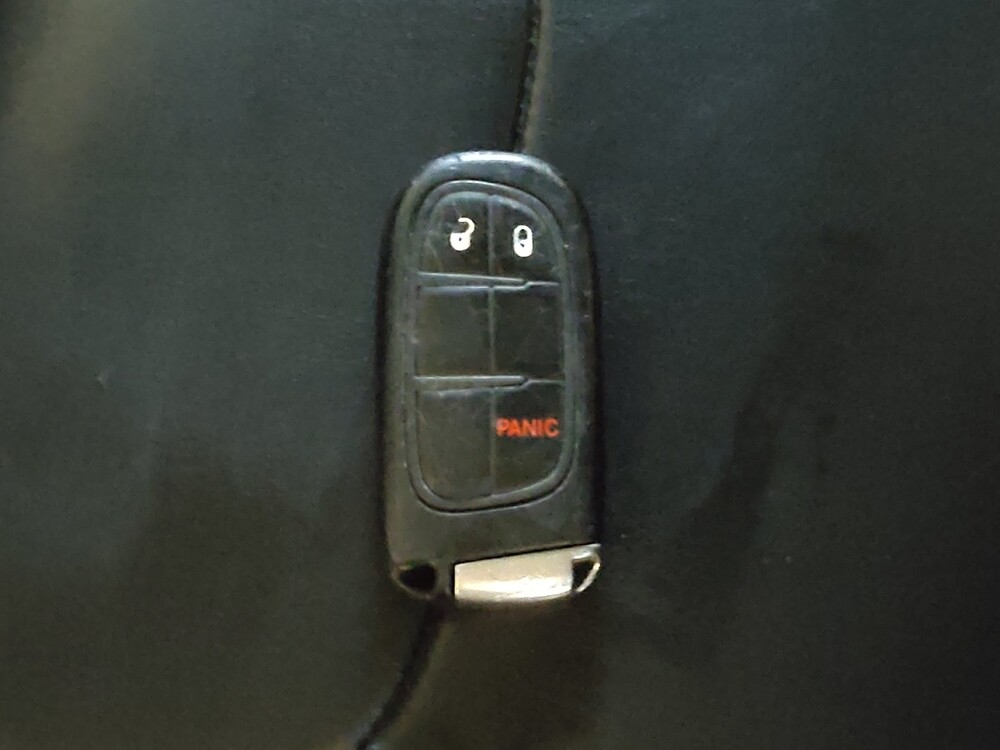 2019 Jeep Cherokee in Columbia, SC 29210 - 18093139 32