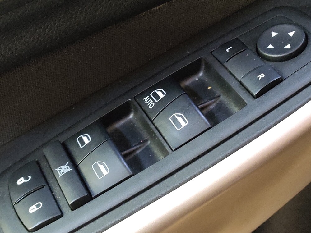 2018 Jeep Cherokee in Wilmington, NC 28405 - 18093148 27