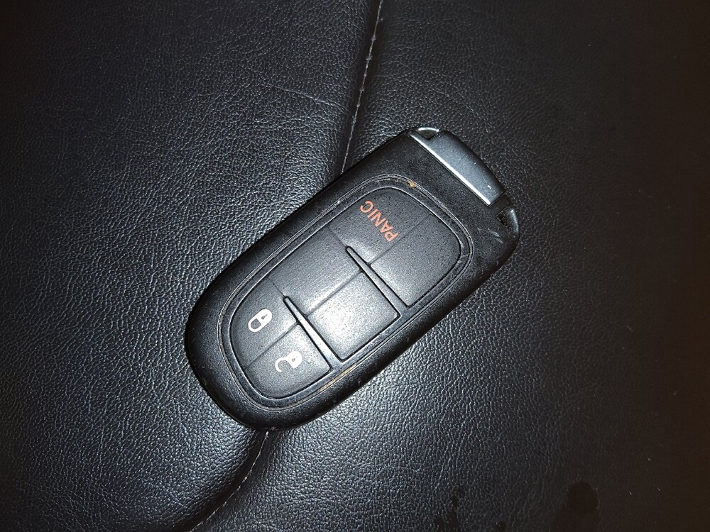 2019 Jeep Cherokee in Columbia, SC 29210 - 18093149 32