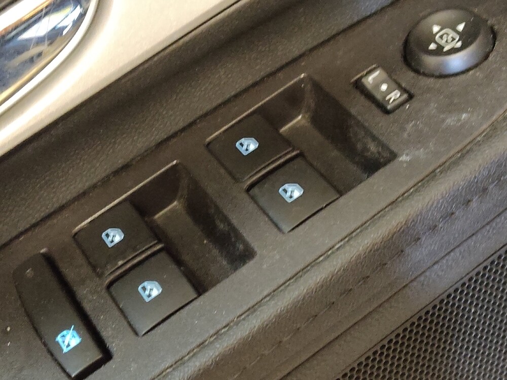 2017 Chevrolet Equinox in Raleigh, NC 27604 - 18093154 27