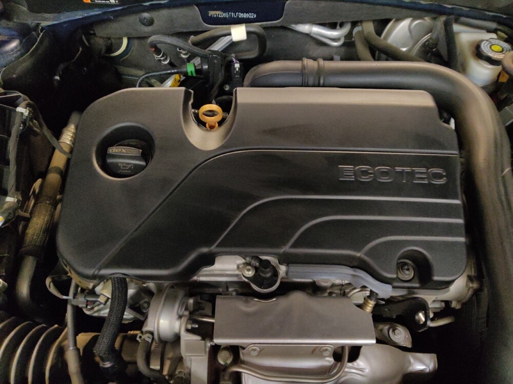 2020 Chevrolet Malibu in Mesa, AZ 85210 - 18093160 30