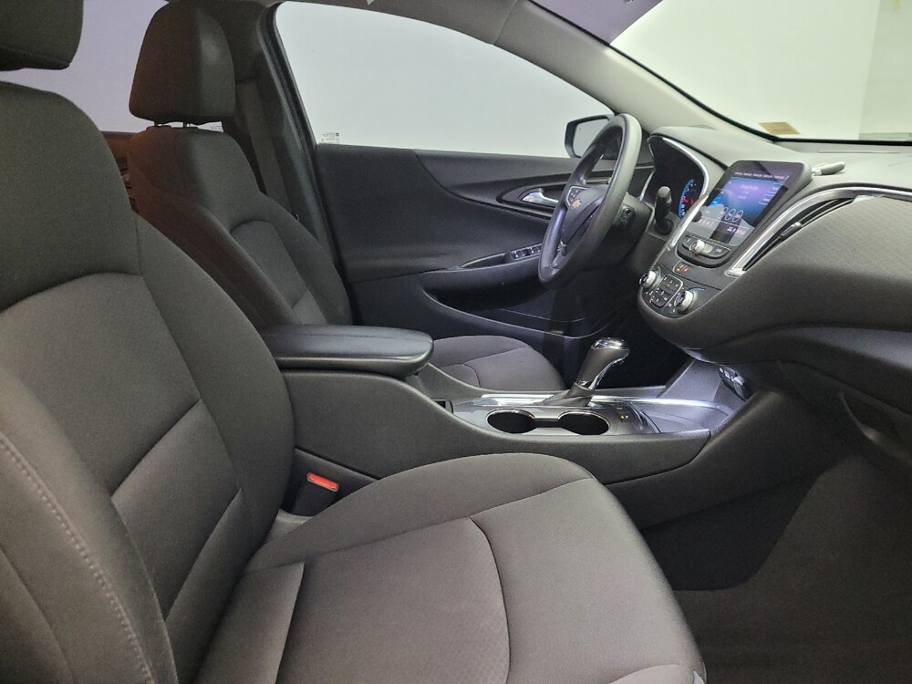 2020 Chevrolet Malibu in Mesa, AZ 85210 - 18093160 21