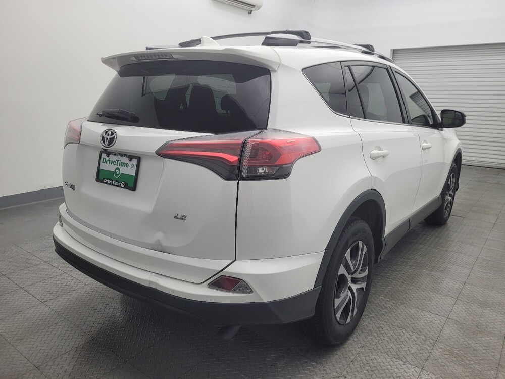 2018 Toyota RAV4 in Baton Rouge, LA 70816 - 18093166 9