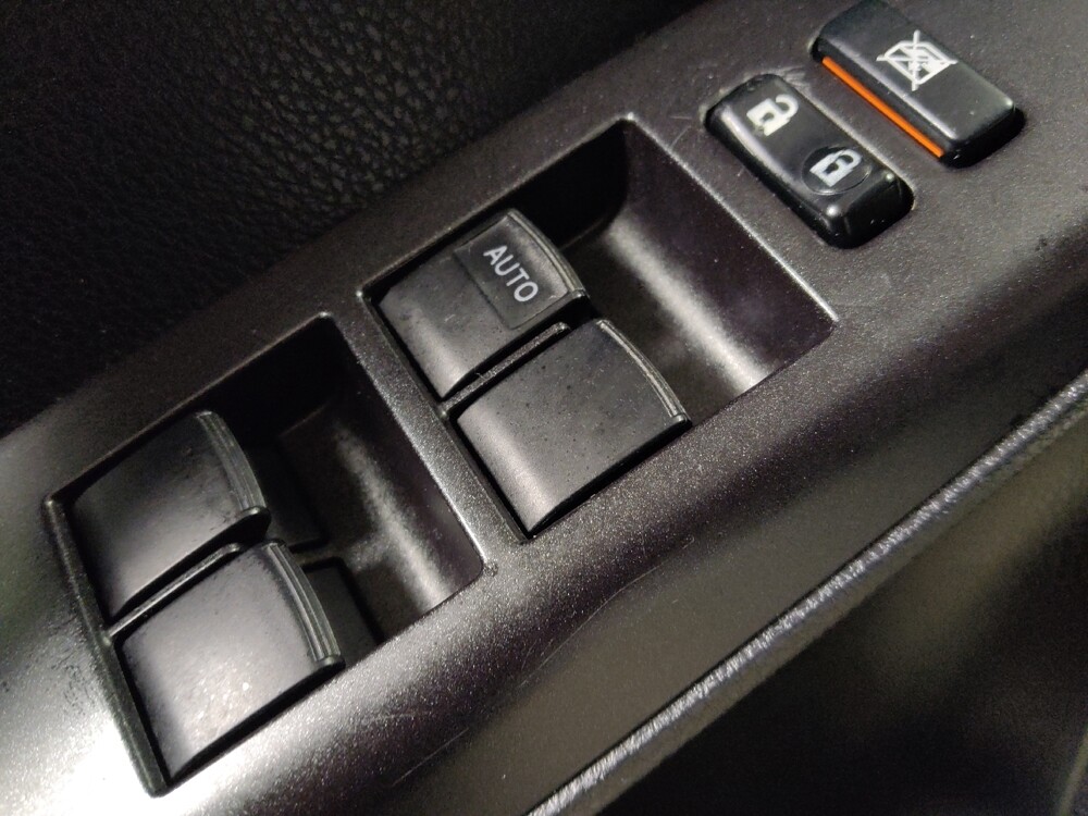 2018 Toyota RAV4 in Baton Rouge, LA 70816 - 18093166 27