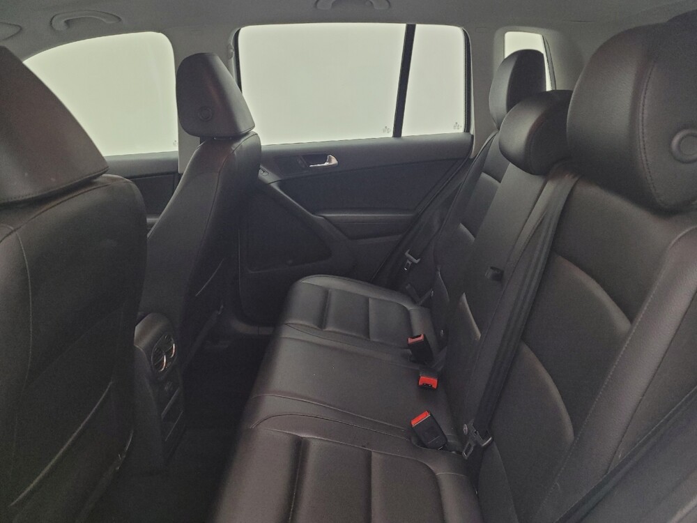 2017 Volkswagen Tiguan in Toledo, OH 43617 - 18093180 18