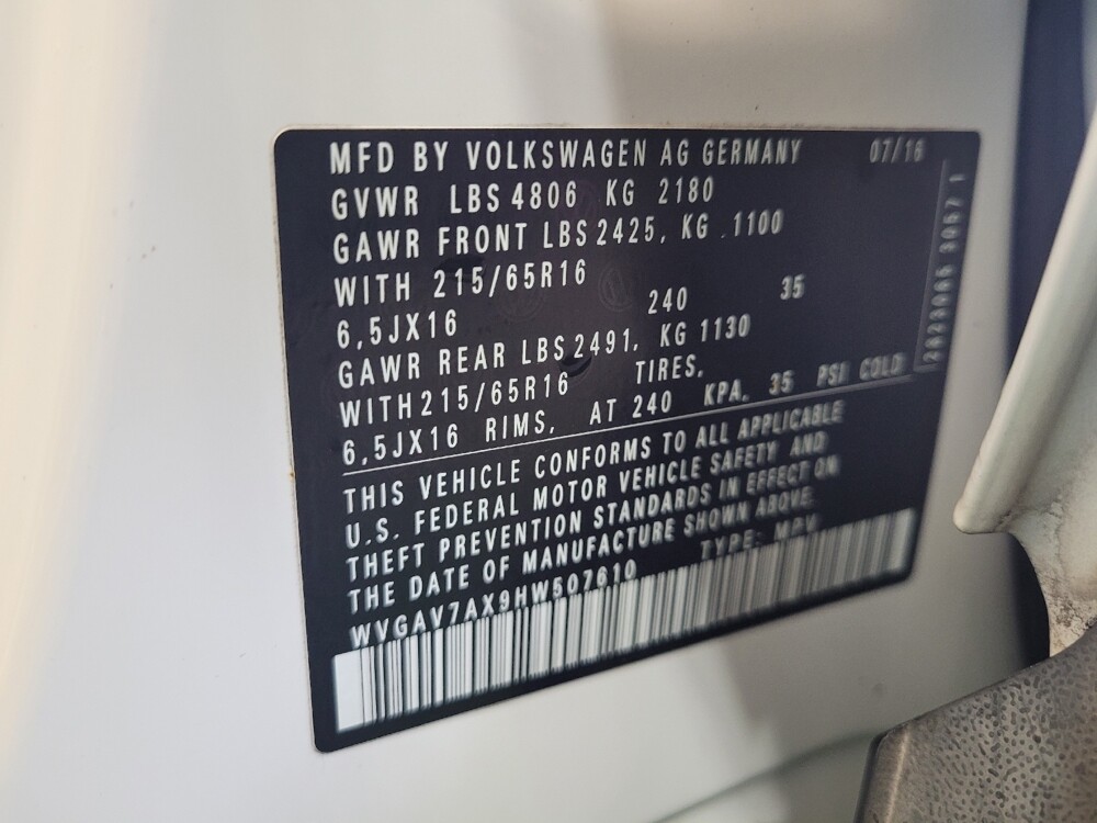 2017 Volkswagen Tiguan in Toledo, OH 43617 - 18093180 33