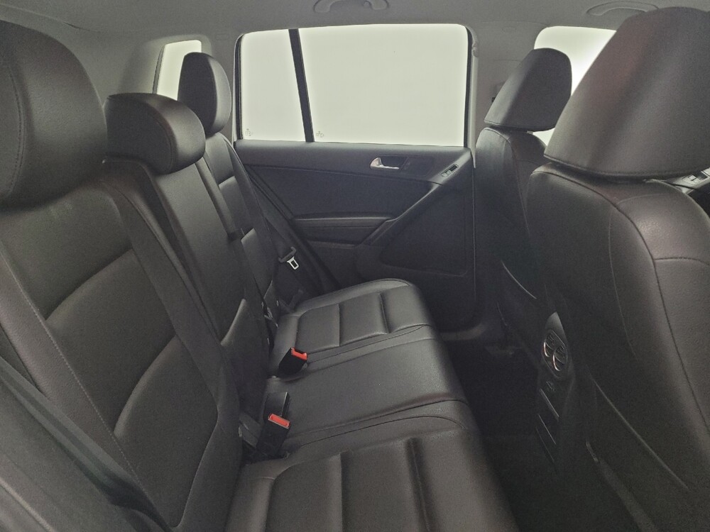 2017 Volkswagen Tiguan in Toledo, OH 43617 - 18093180 19