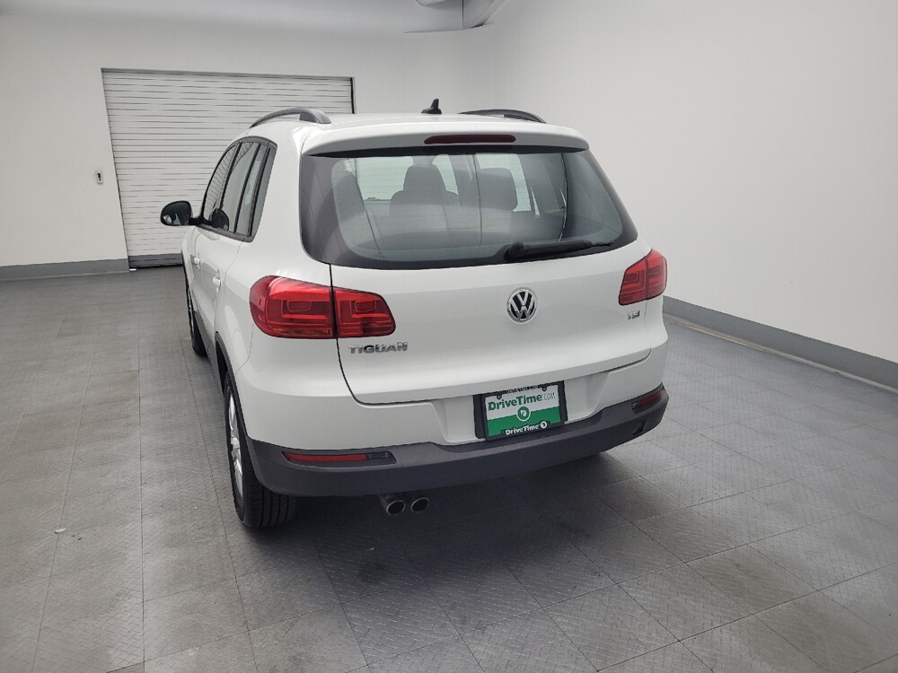 2017 Volkswagen Tiguan in Toledo, OH 43617 - 18093180 6
