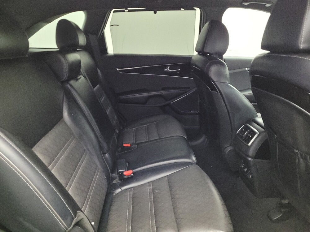 2019 Kia Sorento in Columbus, OH 43228 - 18093182 19