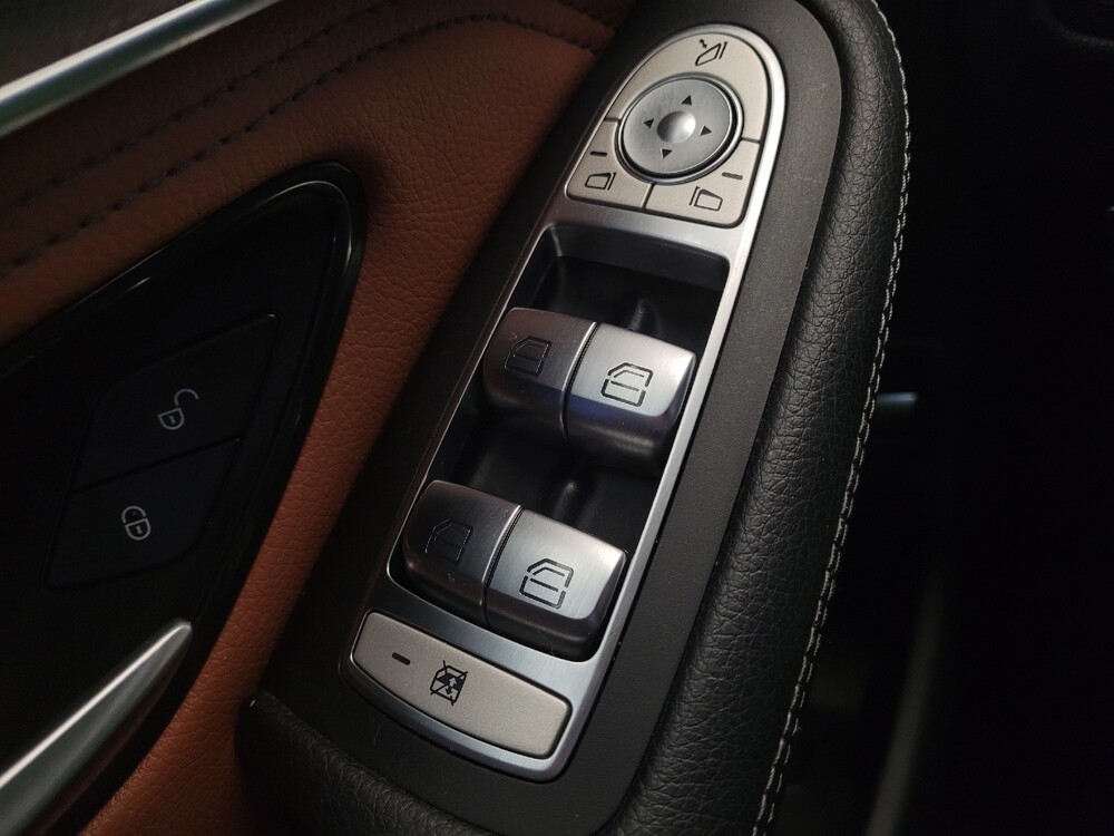 2019 Mercedes-Benz GLC 350e in Louisville, KY 40258 - 18093183 27